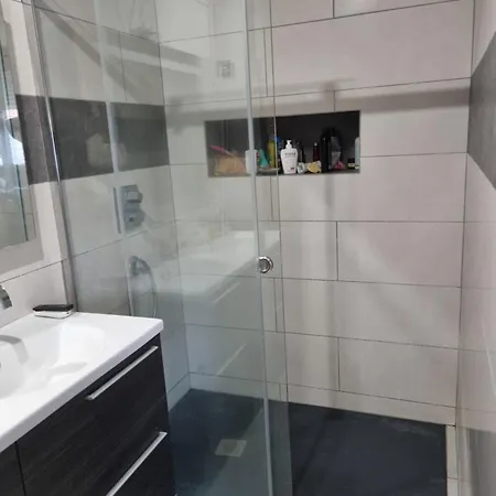 Δωμάτια σε οικογενειακή κατοικία La Maison Lumineuse Henin-Beaumont